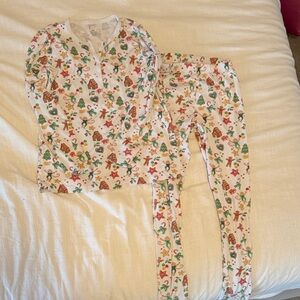 Roller Rabbit LIMTED TIME Christmas pjs size XXS and is a SET